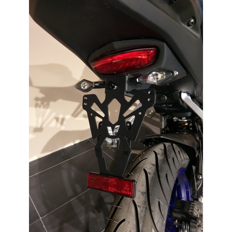 Portamatrículas Yamaha MT-125 negro V PARTS