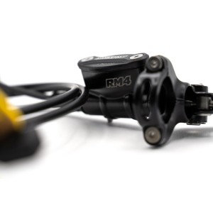 Sistema de frenado BRAKING RM4 con depósito giratorio y latiguillo ...