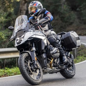 Juego de maletas laterales expandibles SHAD SH38X Carbono