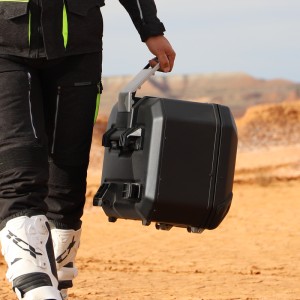 Maleta derecha alumino SHAD Terra Black 47L