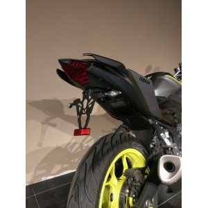 Portamatrículas Yamaha MT-03 negro V PARTS