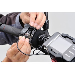 Fuente de alimentación USB DAYTONA Slim - manillar Ø22,2/25,4