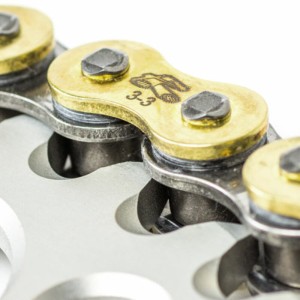 Cadena Renthal con retenes 520R3-3 con 116 eslabones negro/oro