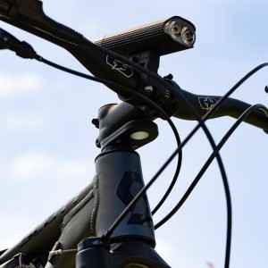 Soporte al tubo de horquilla OXFORD para localizador Apple® AirTag™