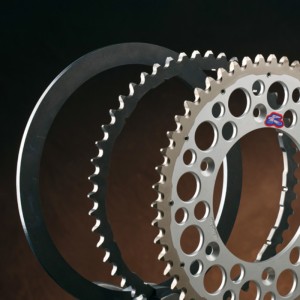 Corona aluminio doble compuesto RENTHAL ultra ligera 520