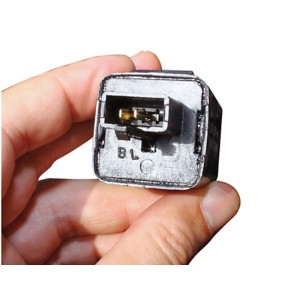 HIGHSIDER smart Flasher relay, electronic 12 V, narrow 3-way plug w...