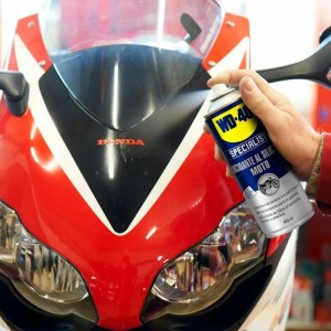 Spray abrillantador para plásticos WD-40 de silicona 400ml