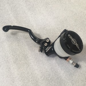 Bomba Axial Racing Beringer Classic Line negra con deposito 10 y ma...